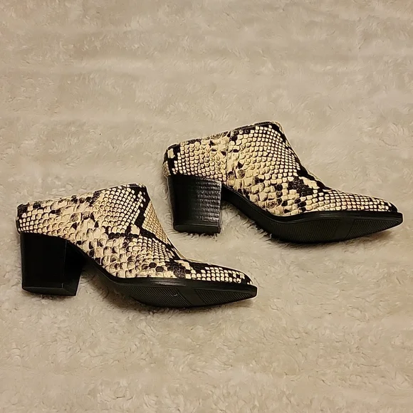 Call It Spring Python print mules - Picture 4 of 11